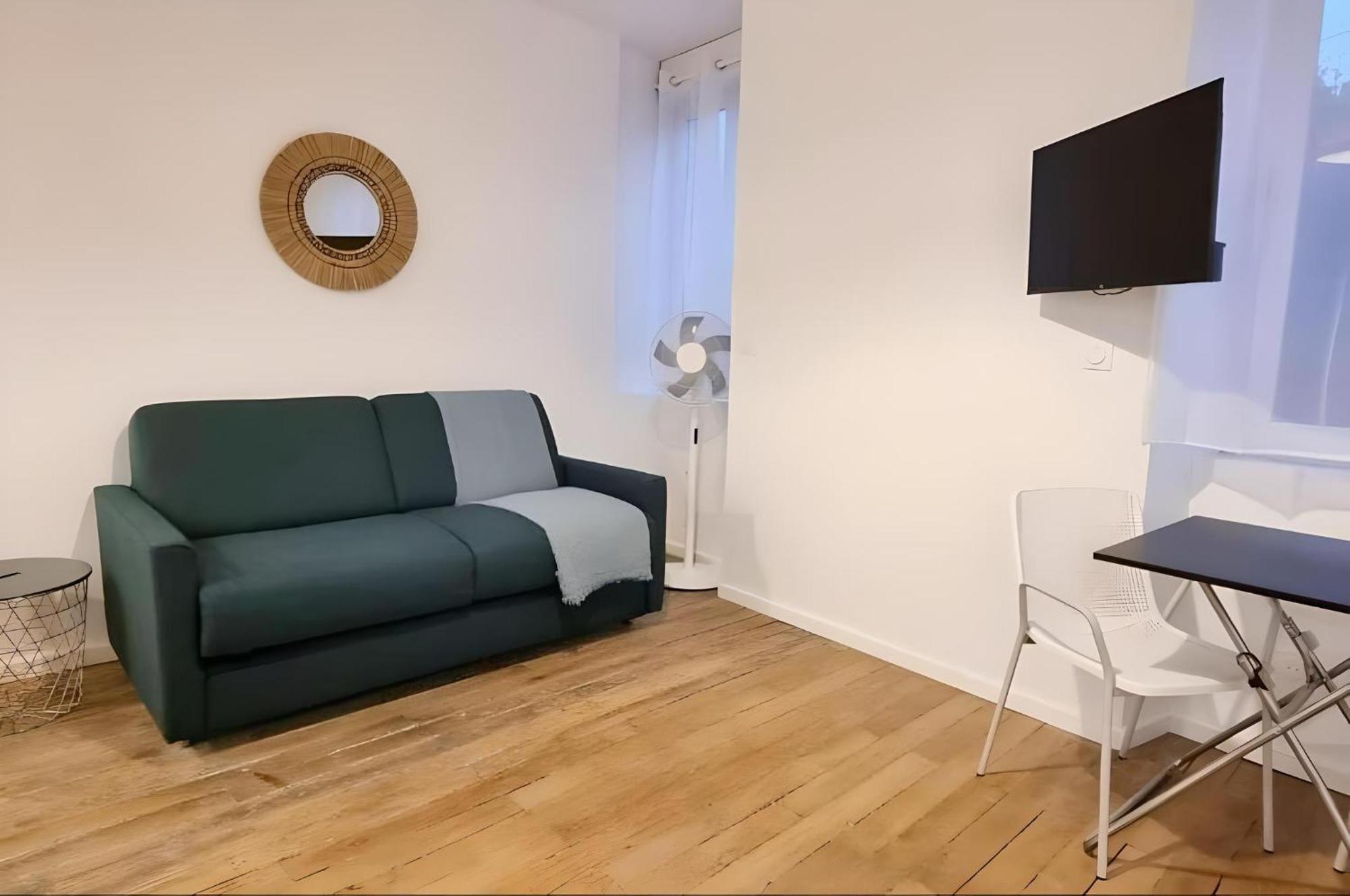 Appartement Large Lumineux Et Neuf, Parking Gratuit Châteauroux